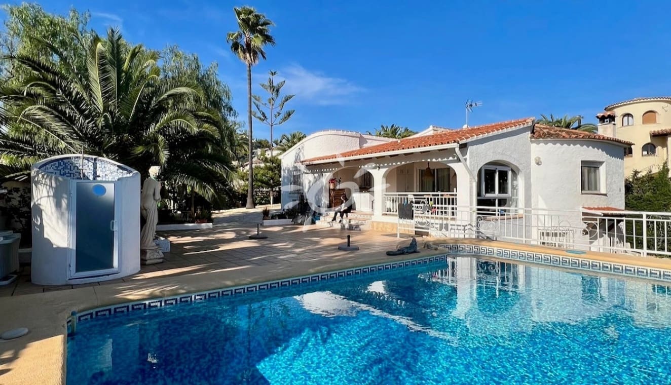 3 soverom Villa til salgs i Benissa med svømmebasseng garasje - € 795 000 (Ref: 9950732)