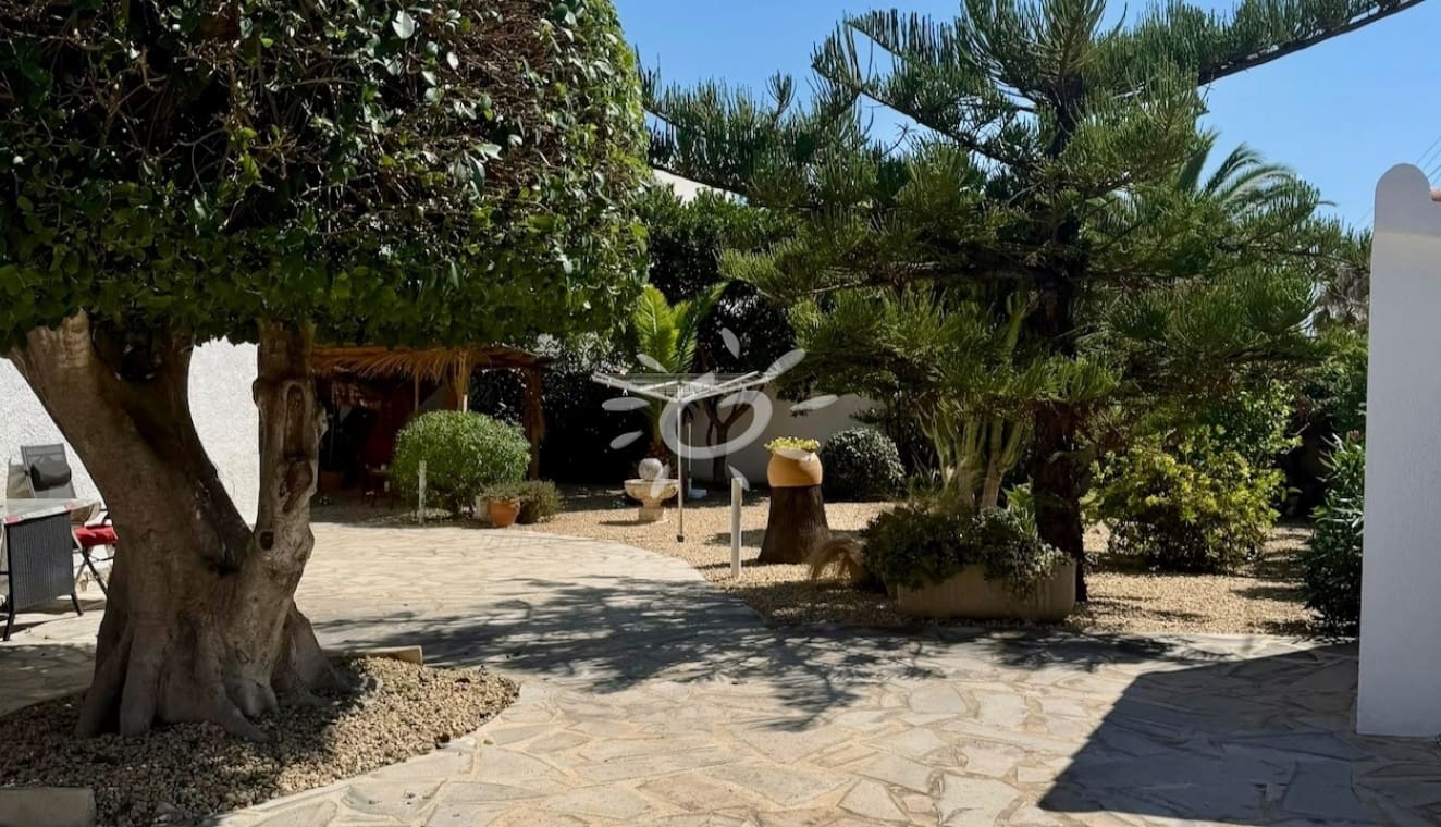 3 soverom Villa til salgs i Benissa med svømmebasseng garasje - € 795 000 (Ref: 9950732)