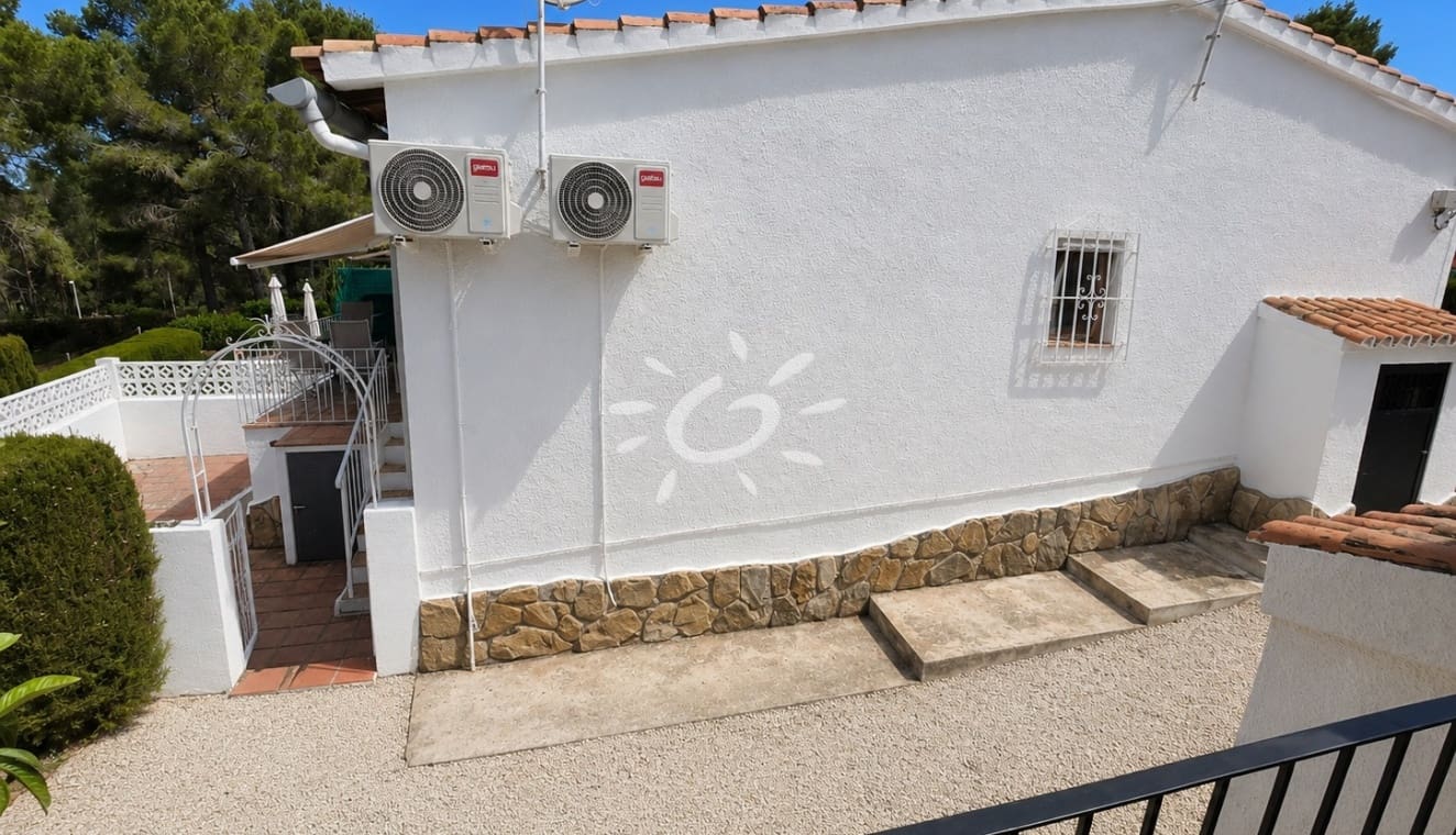 2 quarto Bungalow para venda em Moraira com piscina - 329 000 € (Ref: 9950733)