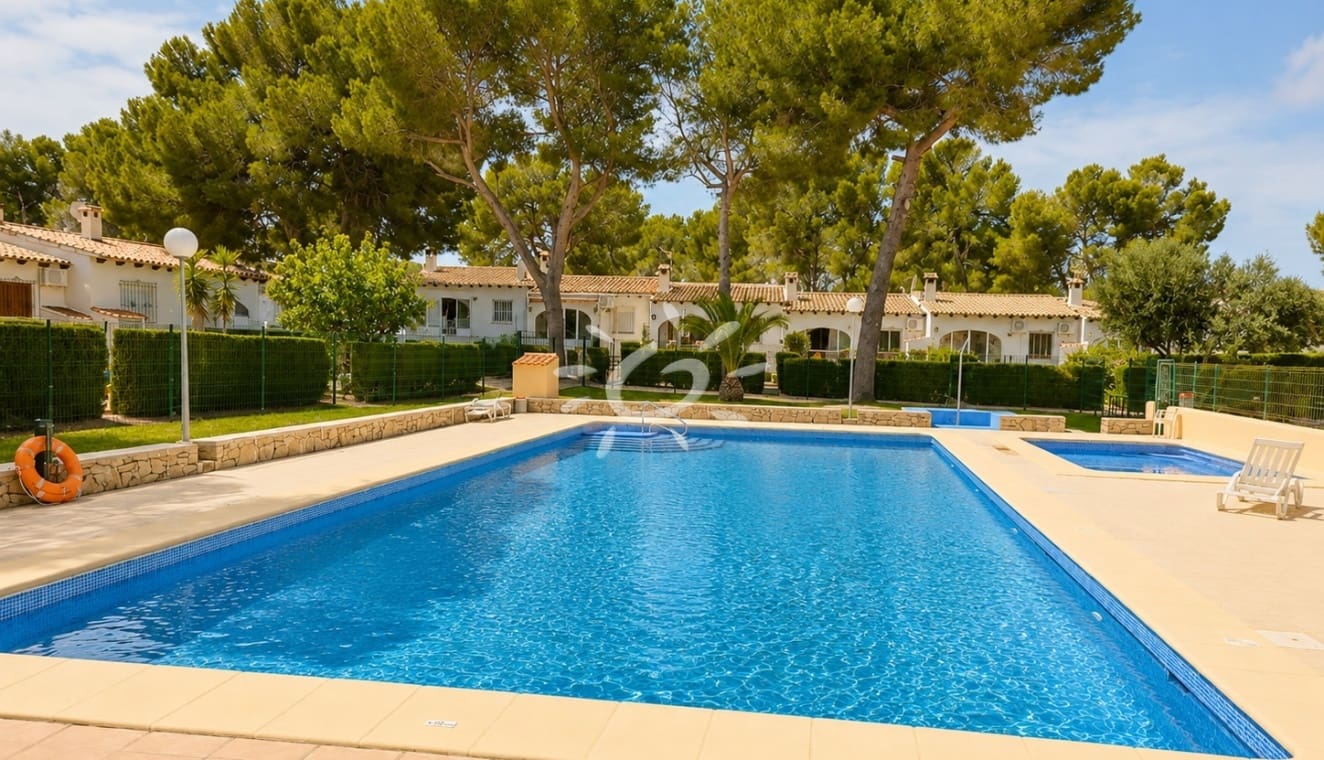 2 quarto Bungalow para venda em Moraira com piscina - 329 000 € (Ref: 9950733)