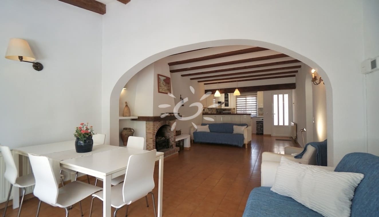 2 bedroom Bungalow for sale in Moraira with pool - € 329,000 (Ref: 9950733)