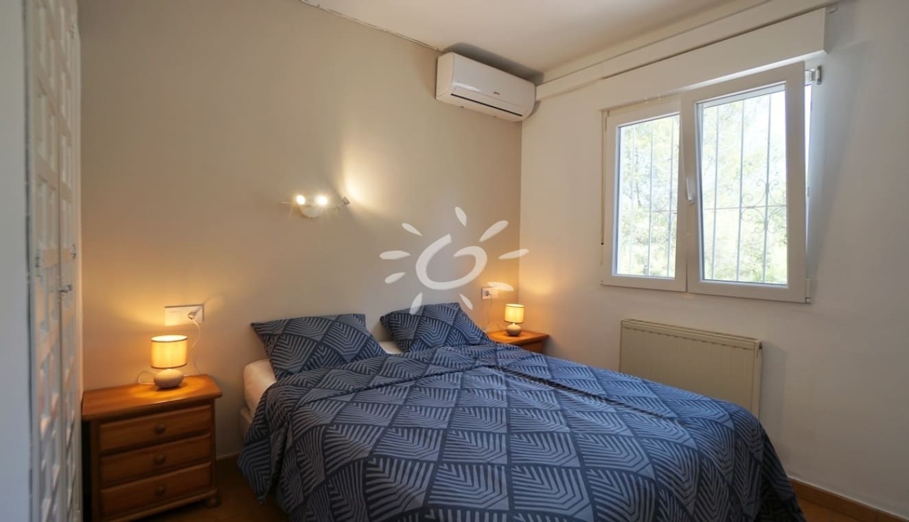 2 bedroom Bungalow for sale in Moraira with pool - € 329,000 (Ref: 9950733)