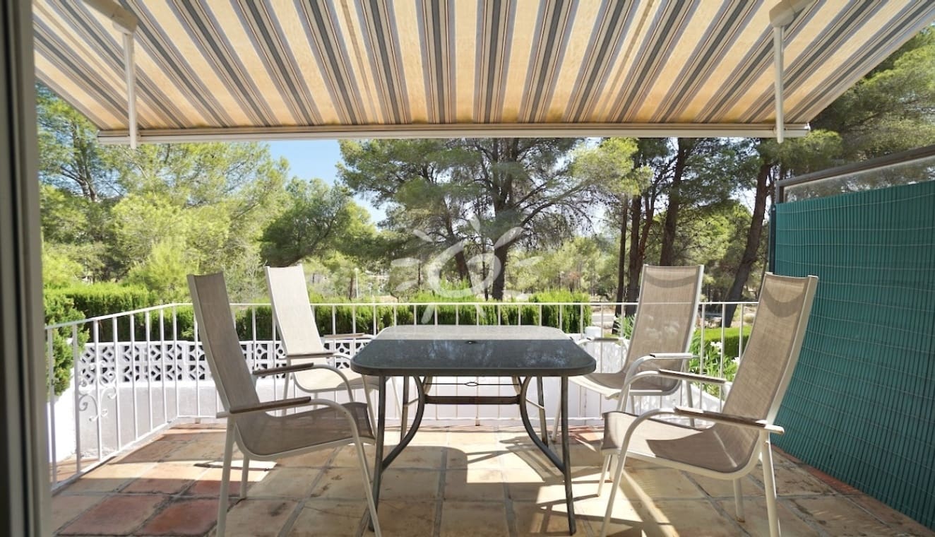 2 bedroom Bungalow for sale in Moraira with pool - € 329,000 (Ref: 9950733)