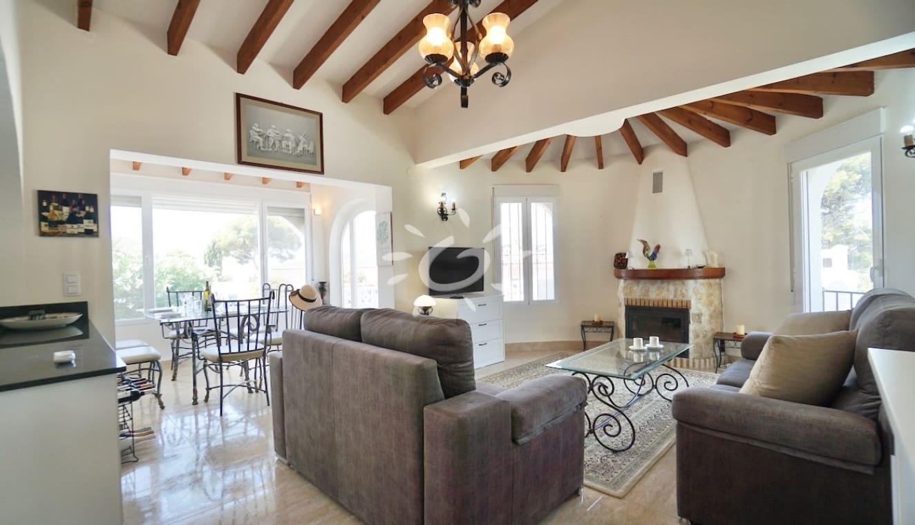 Chalet de 6 habitaciones en Benissa en venta con piscina - 885.000 € (Ref: 9967059)