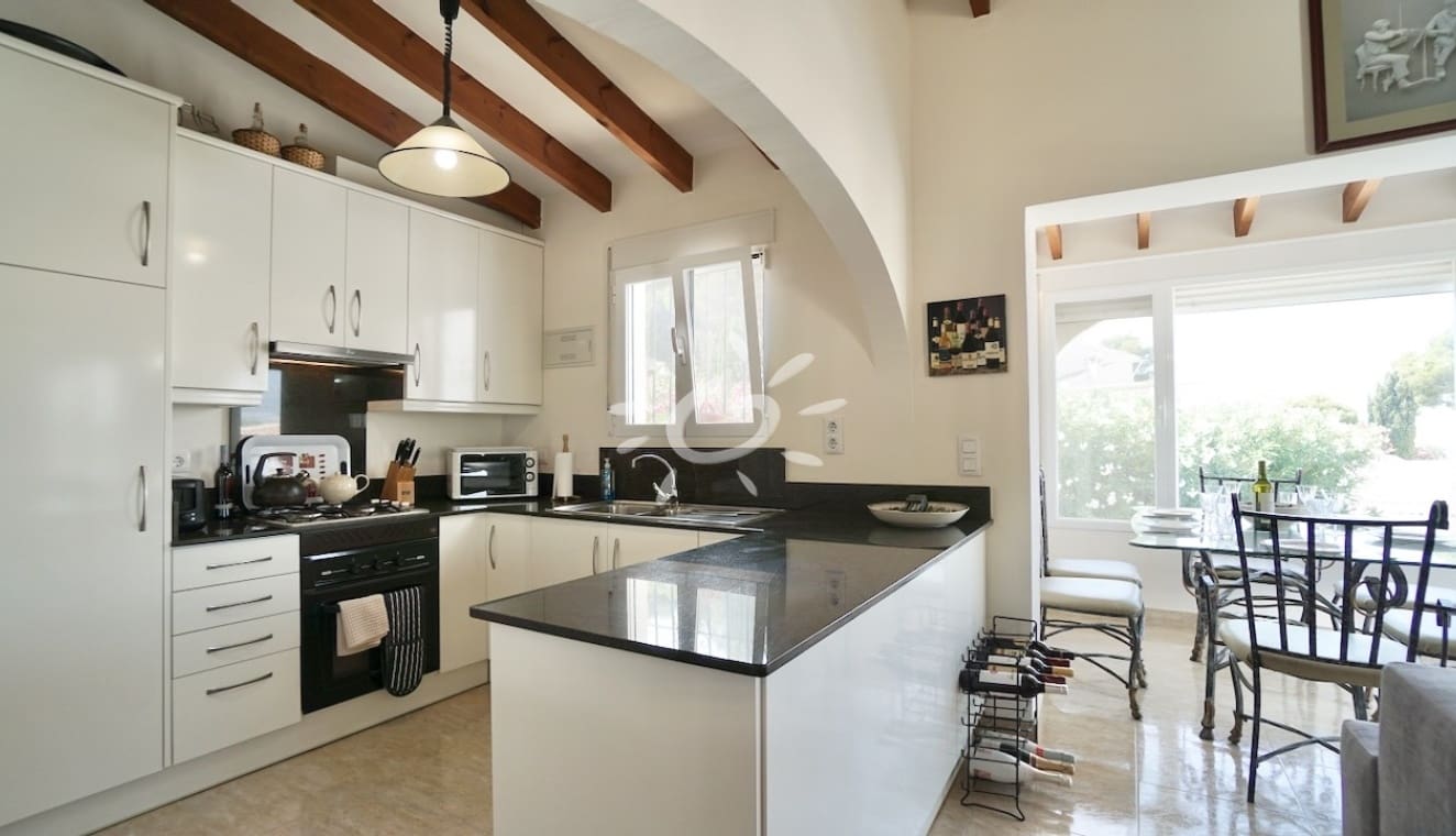 Chalet de 6 habitaciones en Benissa en venta con piscina - 885.000 € (Ref: 9967059)