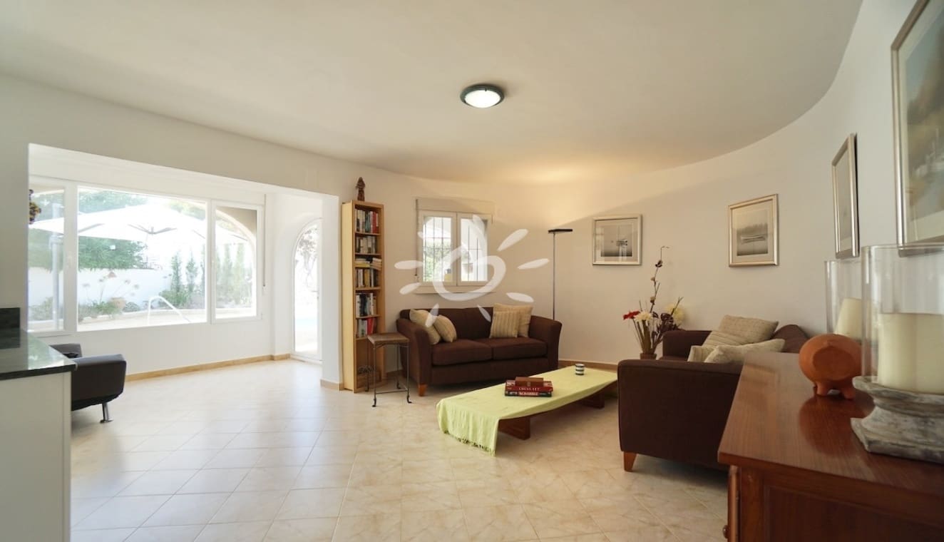 Chalet de 6 habitaciones en Benissa en venta con piscina - 885.000 € (Ref: 9967059)