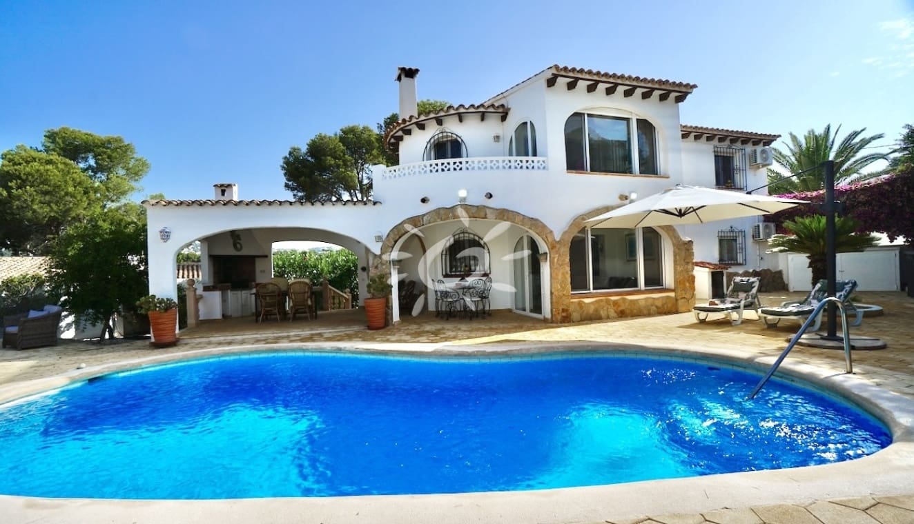 Chalet de 6 habitaciones en Benissa en venta con piscina - 885.000 € (Ref: 9967059)