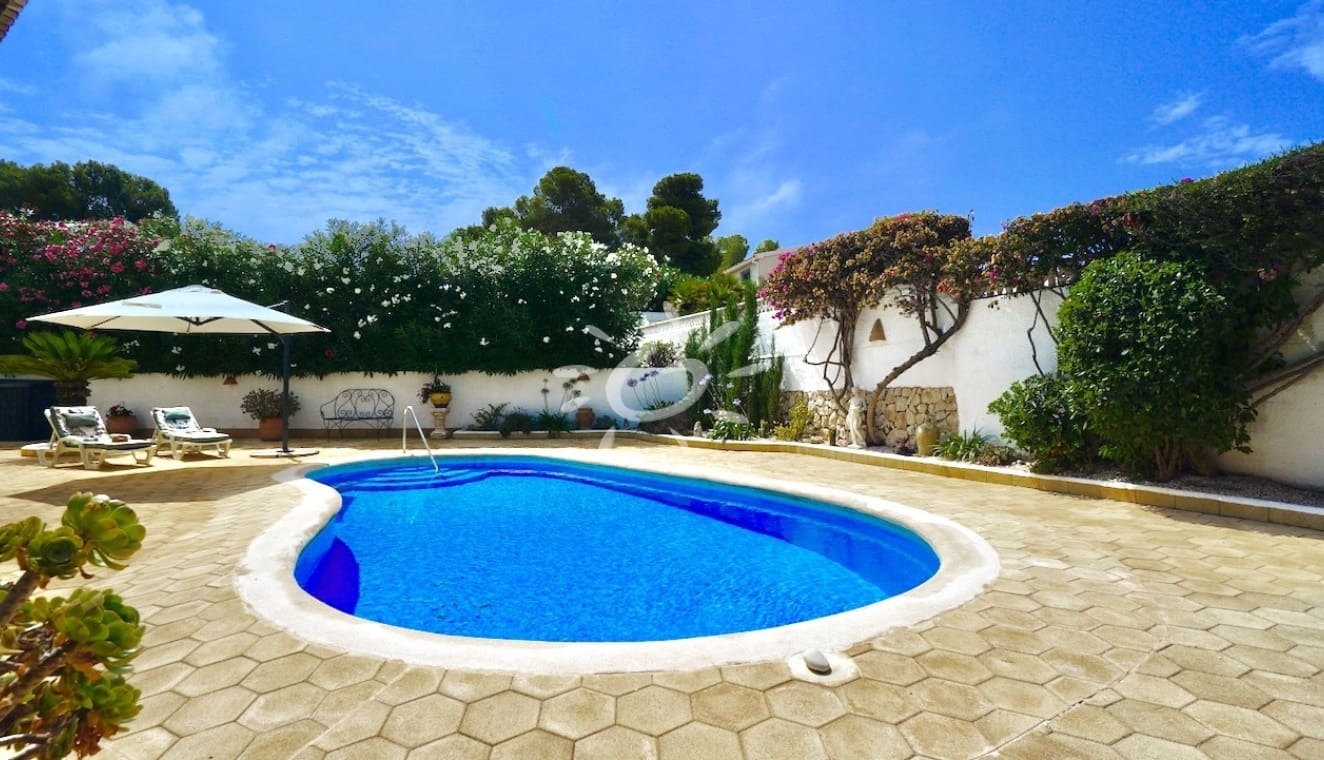 Chalet de 6 habitaciones en Benissa en venta con piscina - 885.000 € (Ref: 9967059)