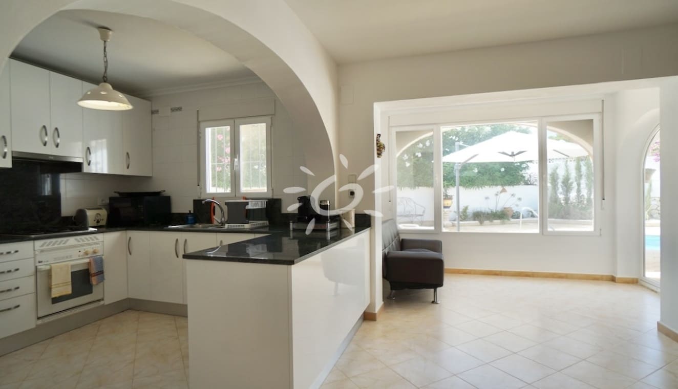 Chalet de 6 habitaciones en Benissa en venta con piscina - 885.000 € (Ref: 9967059)