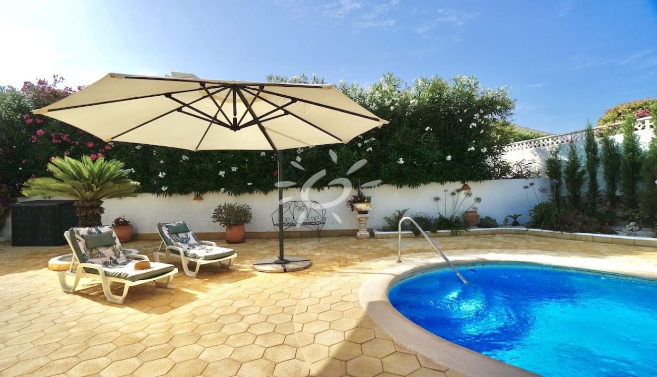 Chalet de 6 habitaciones en Benissa en venta con piscina - 885.000 € (Ref: 9967059)