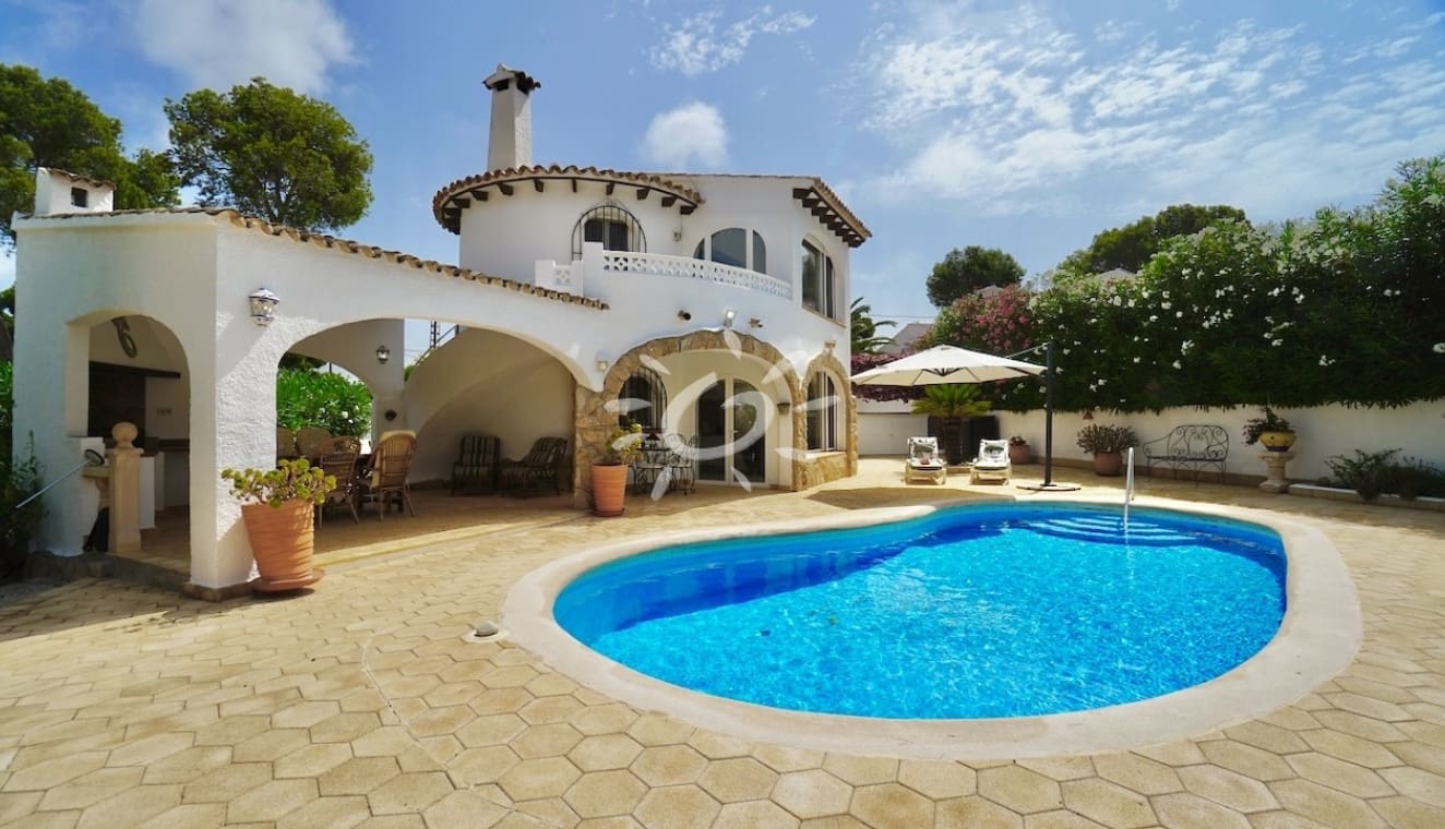 Chalet de 6 habitaciones en Benissa en venta con piscina - 885.000 € (Ref: 9967059)