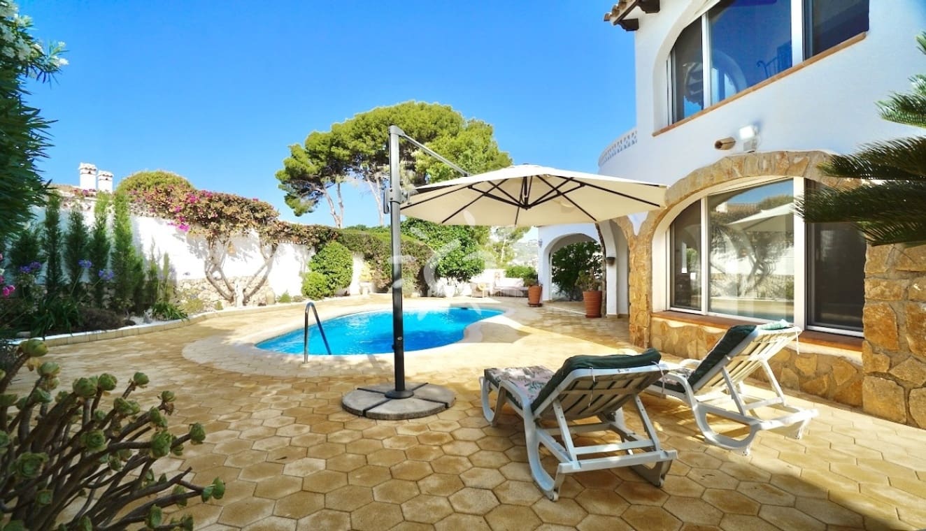 Chalet de 6 habitaciones en Benissa en venta con piscina - 885.000 € (Ref: 9967059)