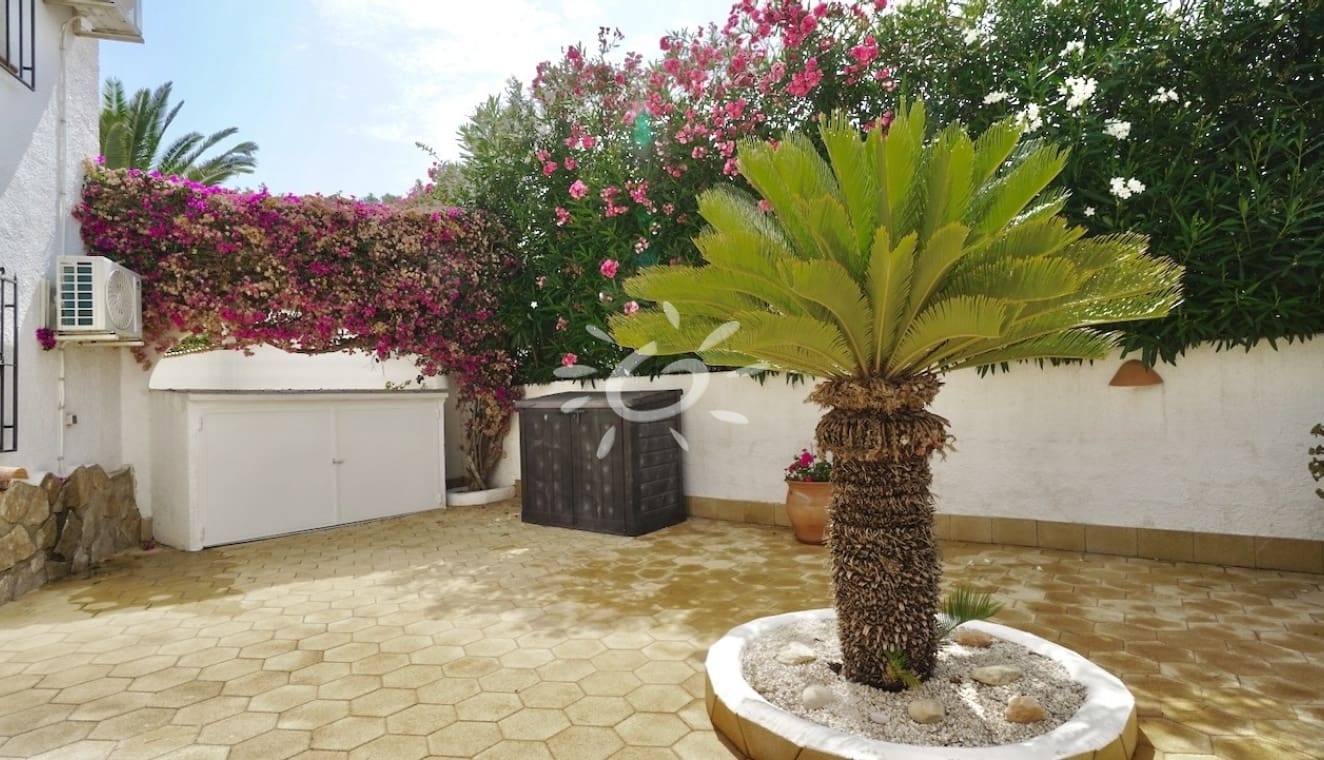 Chalet de 6 habitaciones en Benissa en venta con piscina - 885.000 € (Ref: 9967059)