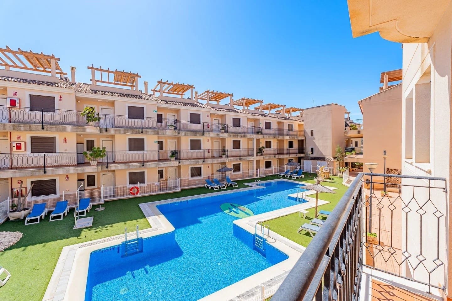 2 soveværelse Lejlighed til salg i Aguilas med swimmingpool garage - € 110.000 (Ref: 10009948)