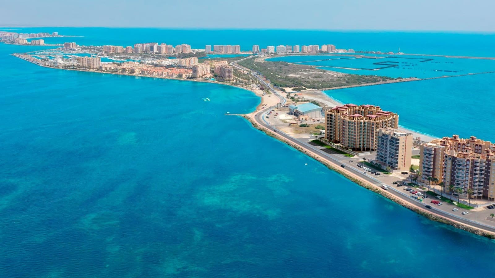 3 soveværelse Lejlighed til salg i La Manga del Mar Menor med swimmingpool garage - € 390.000 (Ref: 10014784)
