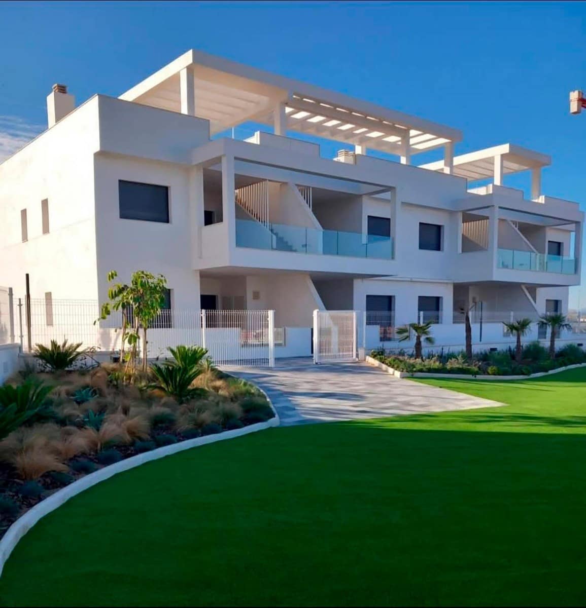 2 bedroom Bungalow for sale in Torrevieja with pool garage - € 322,900 (Ref: 10024591)