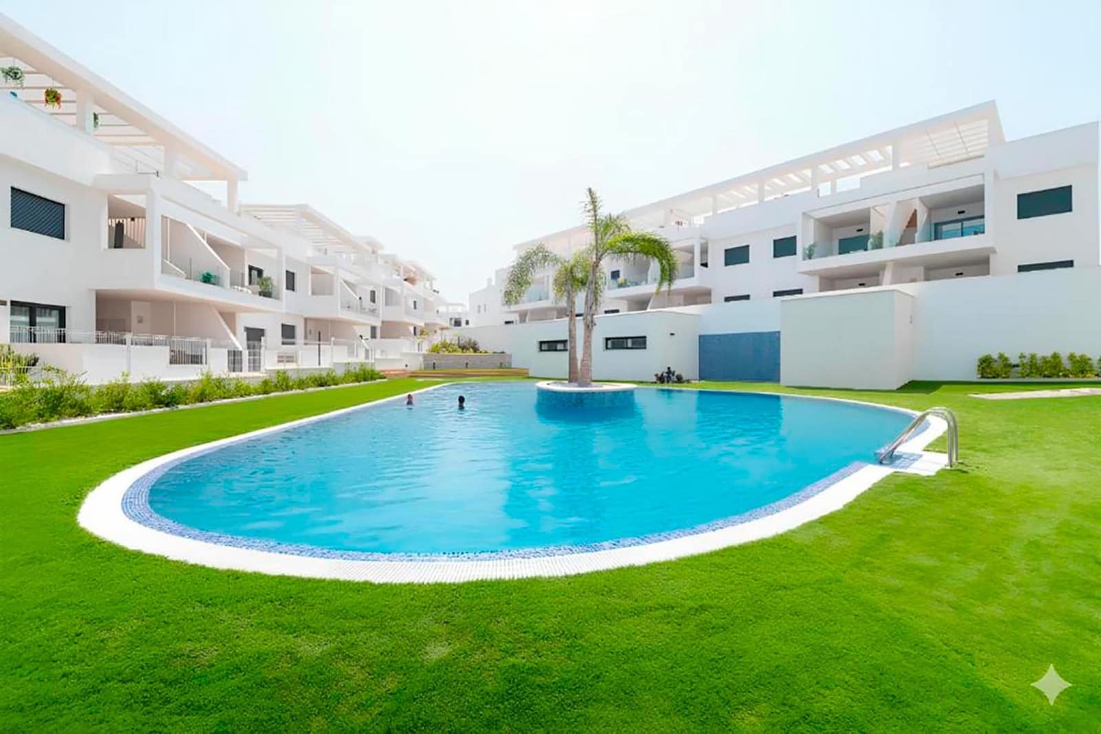 2 bedroom Bungalow for sale in Torrevieja with pool garage - € 322,900 (Ref: 10024591)
