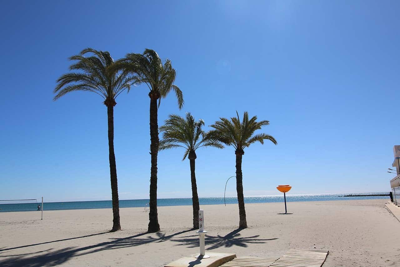 Ático de 2 habitaciones en Santa Pola en venta con piscina garaje - 350.000 € (Ref: 10073221)