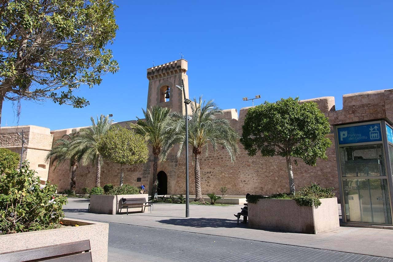 Ático de 2 habitaciones en Santa Pola en venta con piscina garaje - 350.000 € (Ref: 10073221)