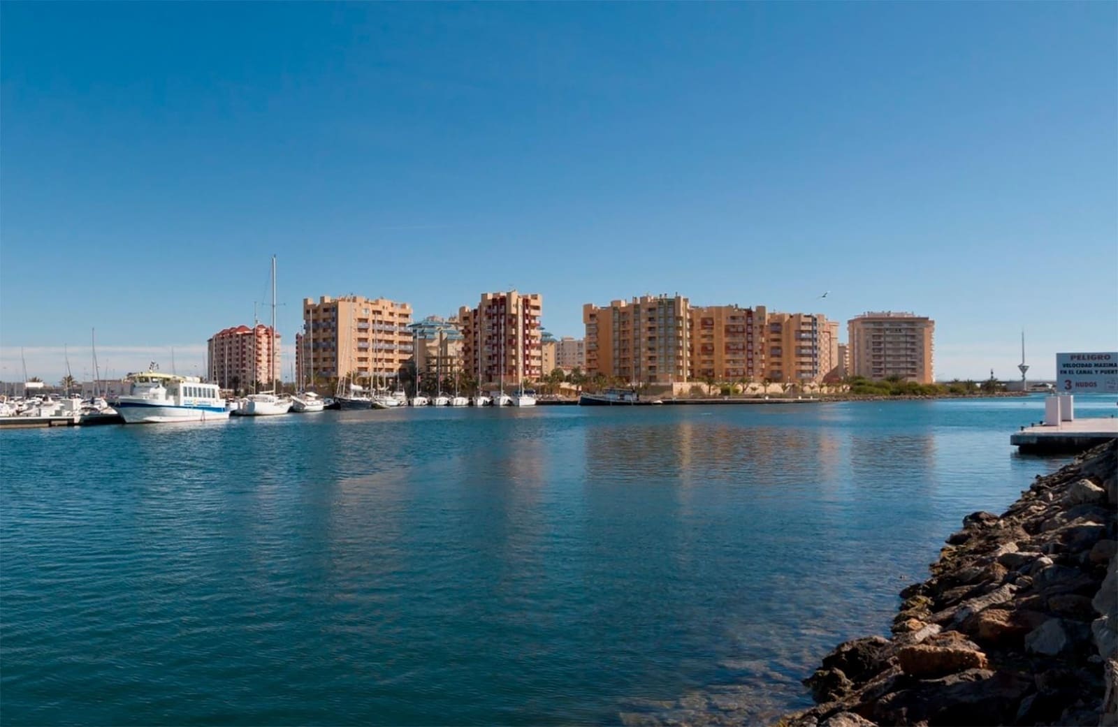 2 slaapkamer Villa te koop in La Manga del Mar Menor met zwembad garage - € 285.631 (Ref: 10073344)