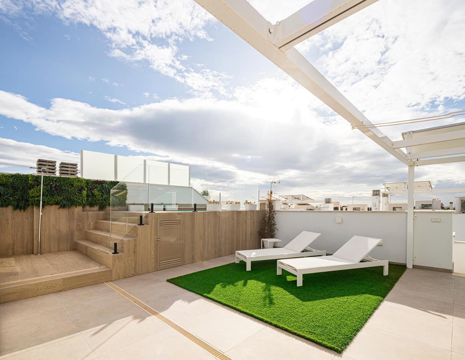 Bungalow de 2 habitaciones en Pilar de la Horadada en venta con piscina garaje - 395.000 € (Ref: 10079803)
