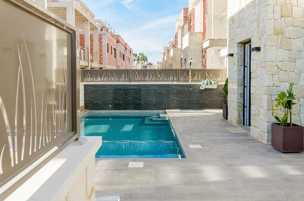 3 slaapkamer Villa te koop in Los Montesinos met zwembad garage - € 525.000 (Ref: 10082192)