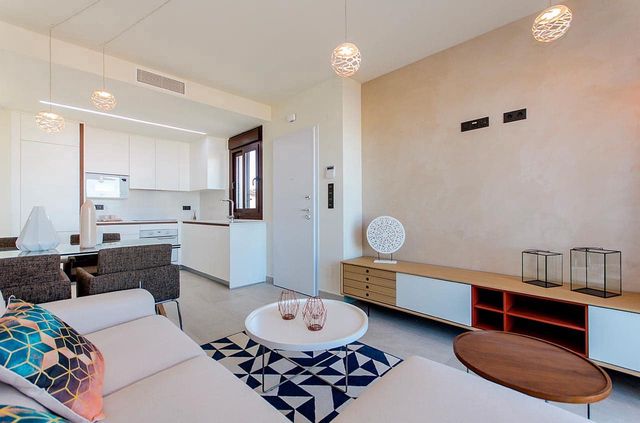 2 makuuhuone Bungalow myytävänä paikassa Los Balcones - Los Altos, Torrevieja mukana uima-altaan 
autotalli - 320 000 € (Ref: 10082196)
