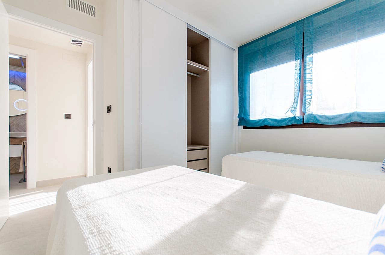 2 makuuhuone Bungalow myytävänä paikassa Torrevieja mukana uima-altaan 
autotalli - 320 000 € (Ref: 10082196)