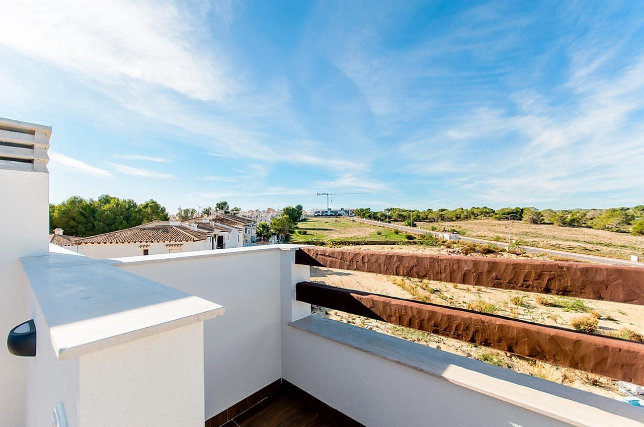 2 makuuhuone Bungalow myytävänä paikassa Torrevieja mukana uima-altaan 
autotalli - 320 000 € (Ref: 10082196)