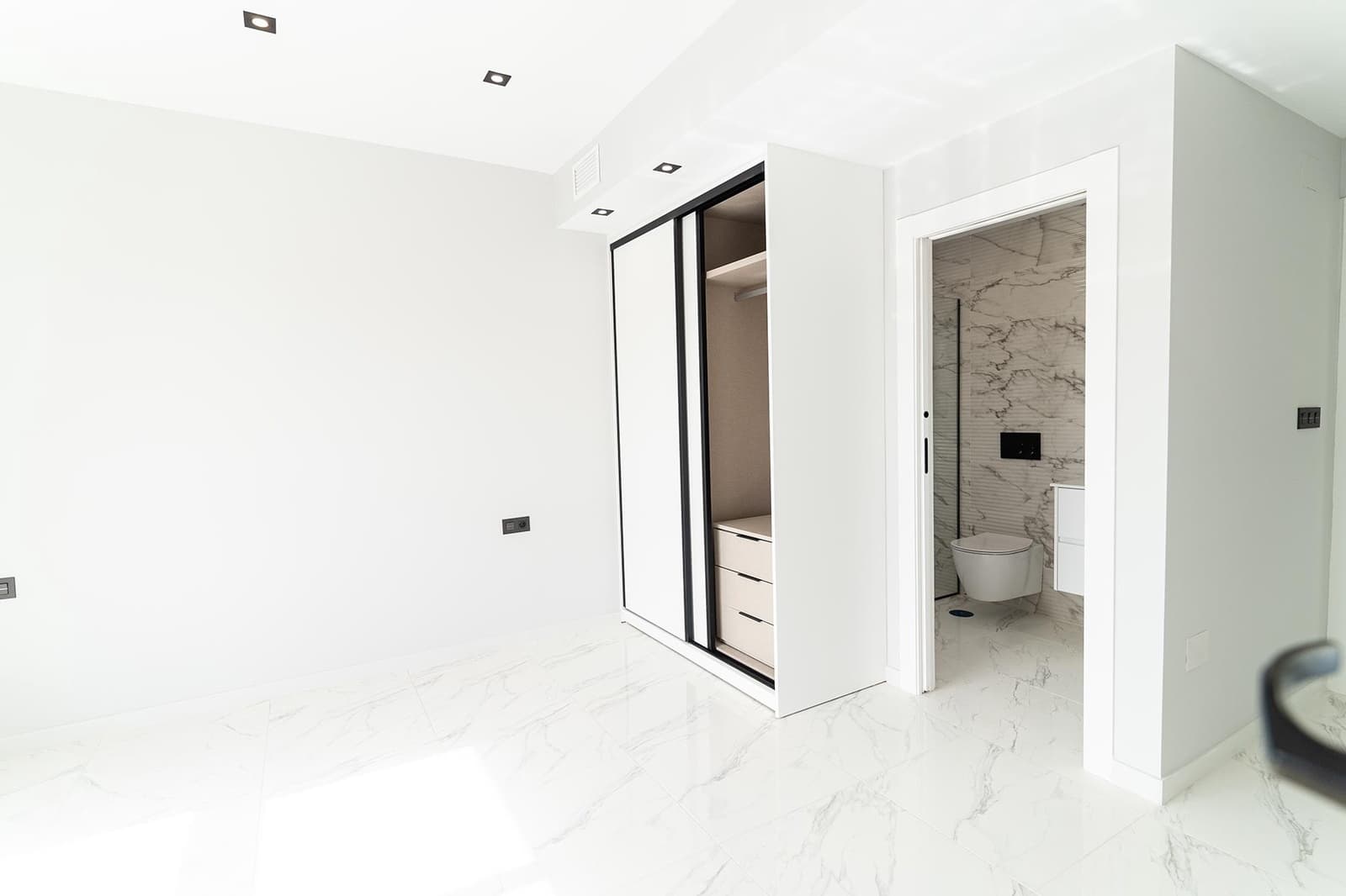 4 sypialnia Bungalow na sprzedaż w Orihuela Costa z basenem garażem - 699 900 € (Ref: 10153967)