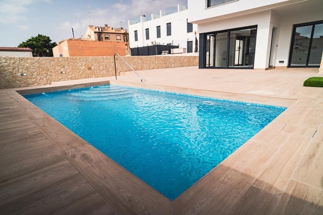 4 sypialnia Bungalow na sprzedaż w Punta Prima, Orihuela z basenem garażem - 699 900 € (Ref: 10153967)