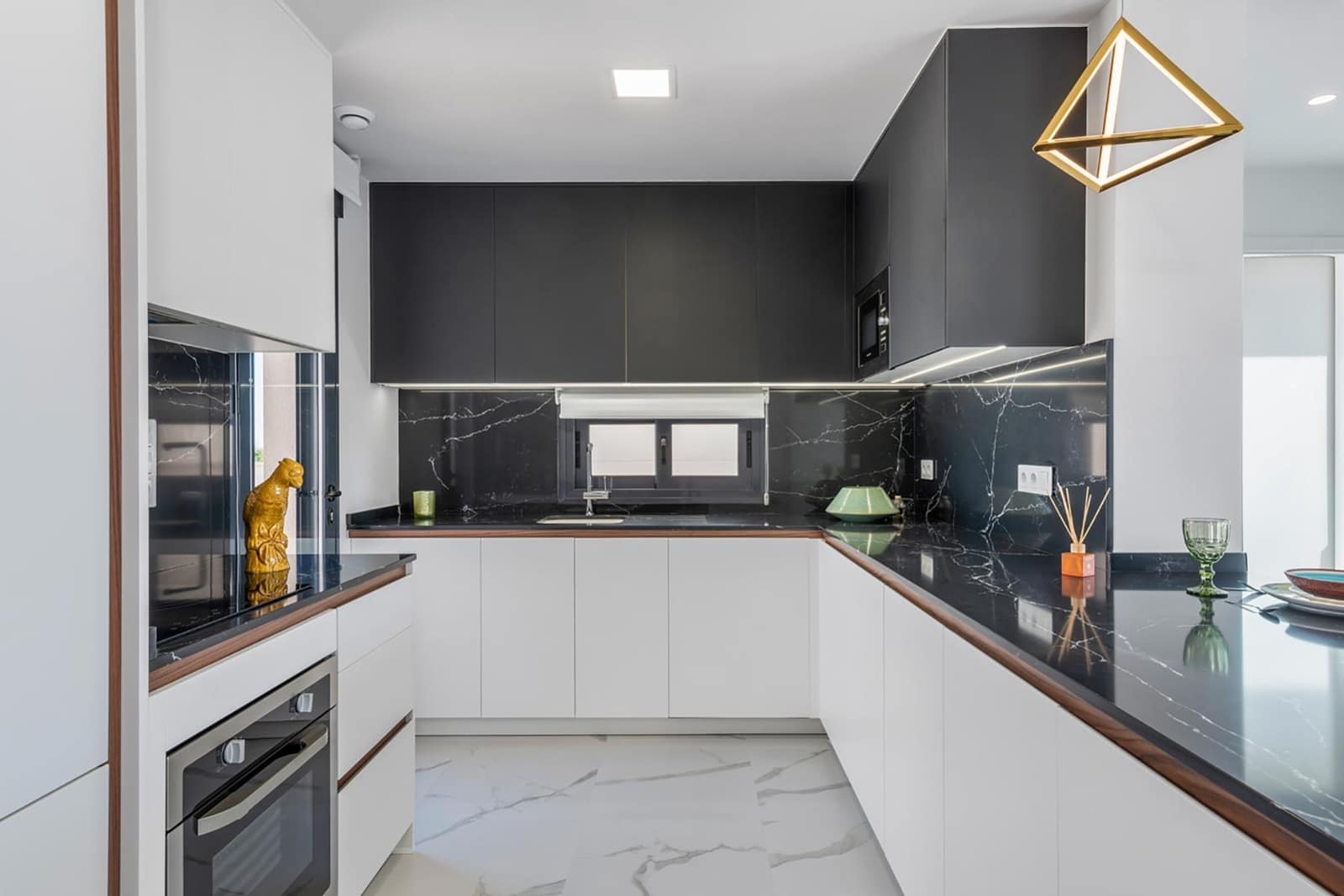 3 slaapkamer Bungalow te koop in San Miguel de Salinas met zwembad garage - € 415.000 (Ref: 6853846)