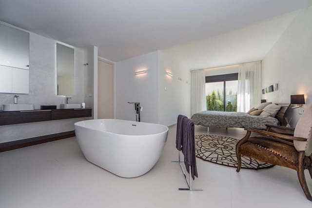 4 chambre Villa/Maison à vendre à San Miguel de Salinas avec piscine garage - 1 250 000 € (Ref: 6853916)