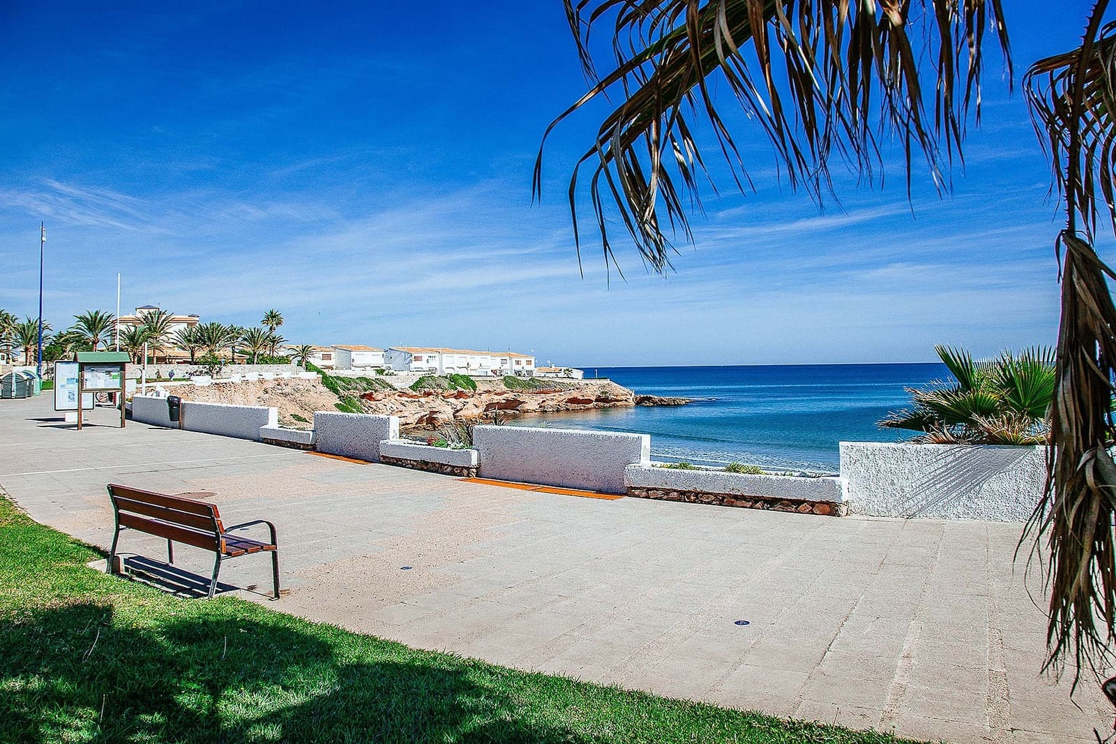 4 bedroom Villa for sale in La Zenia with pool - € 412,000 (Ref: 6898424)