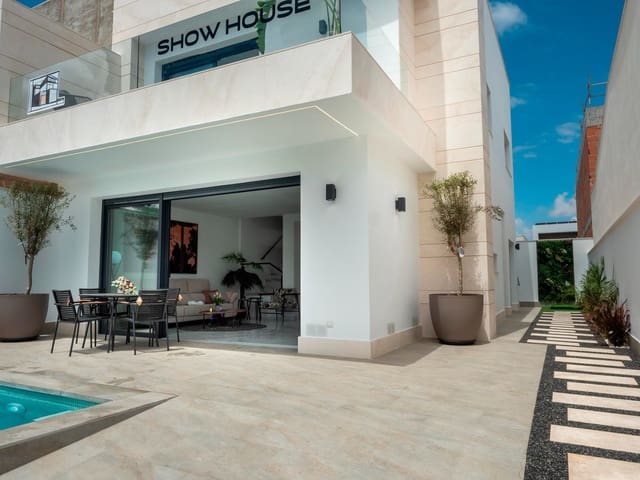 3 slaapkamer Villa te koop in San Pedro del Pinatar ciudad, San Pedro del Pinatar met zwembad garage - € 465.000 (Ref: 6928213)