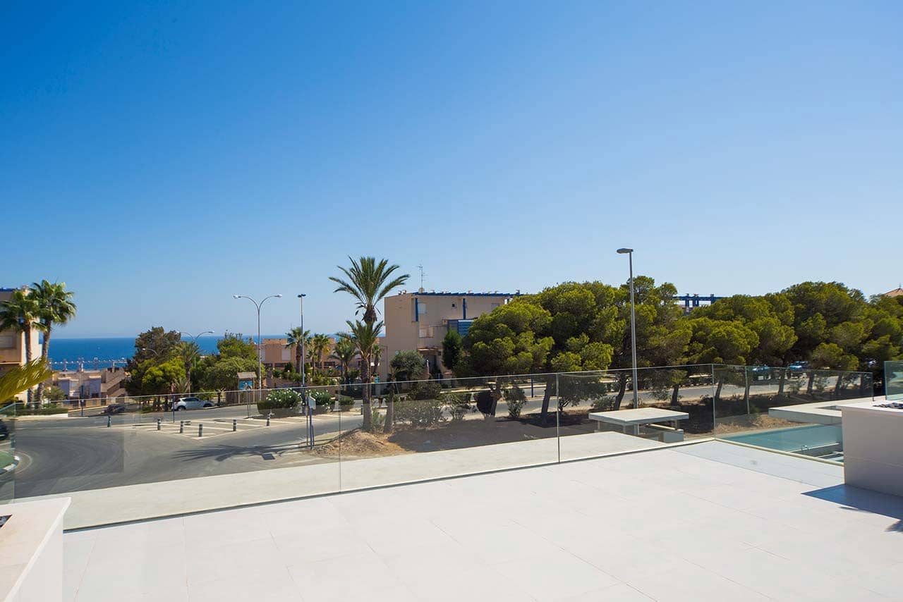 4 bedroom Villa for sale in Campoamor with pool garage - € 1,195,000 (Ref: 9458730)