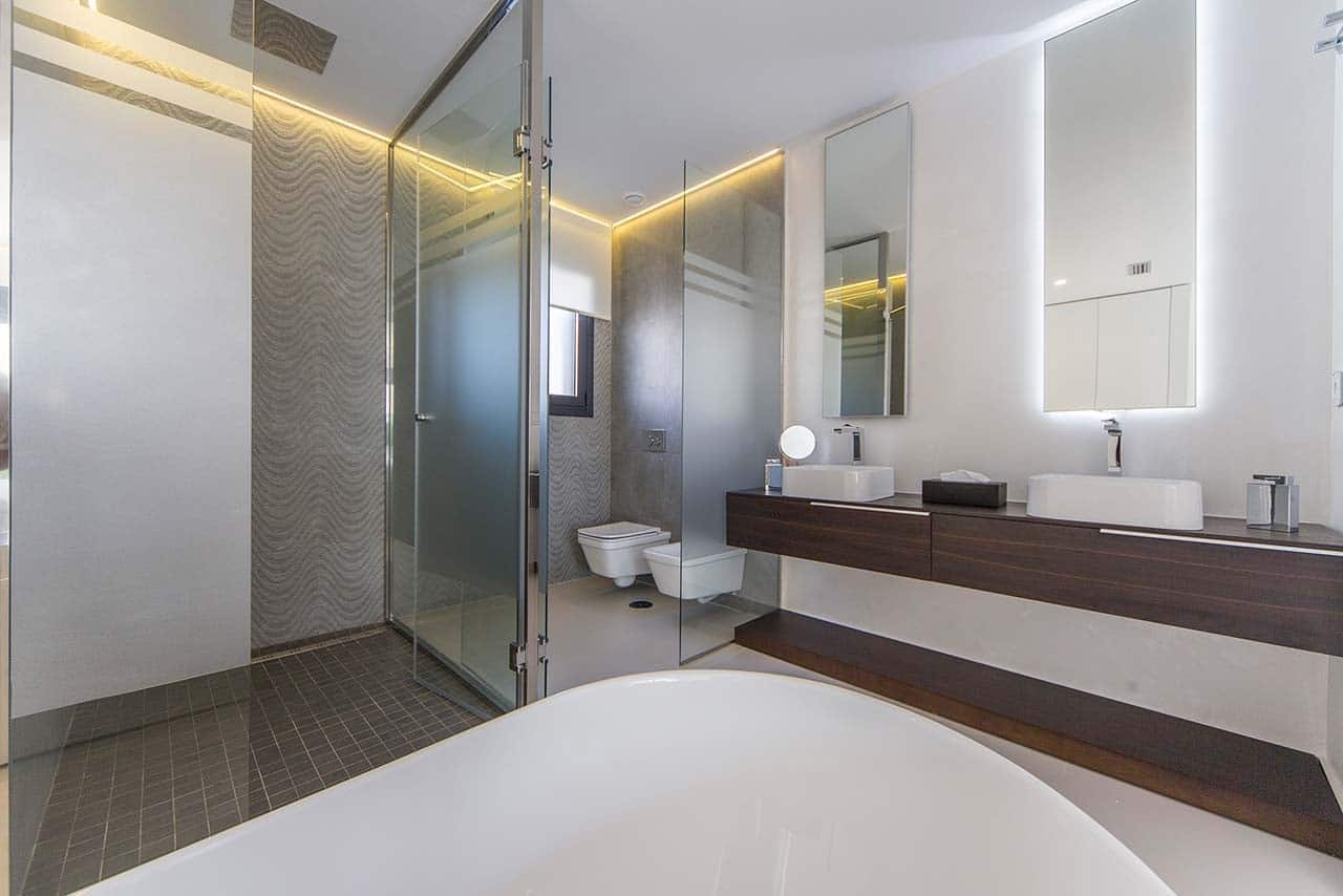 4 bedroom Villa for sale in Campoamor with pool garage - € 1,195,000 (Ref: 9458730)