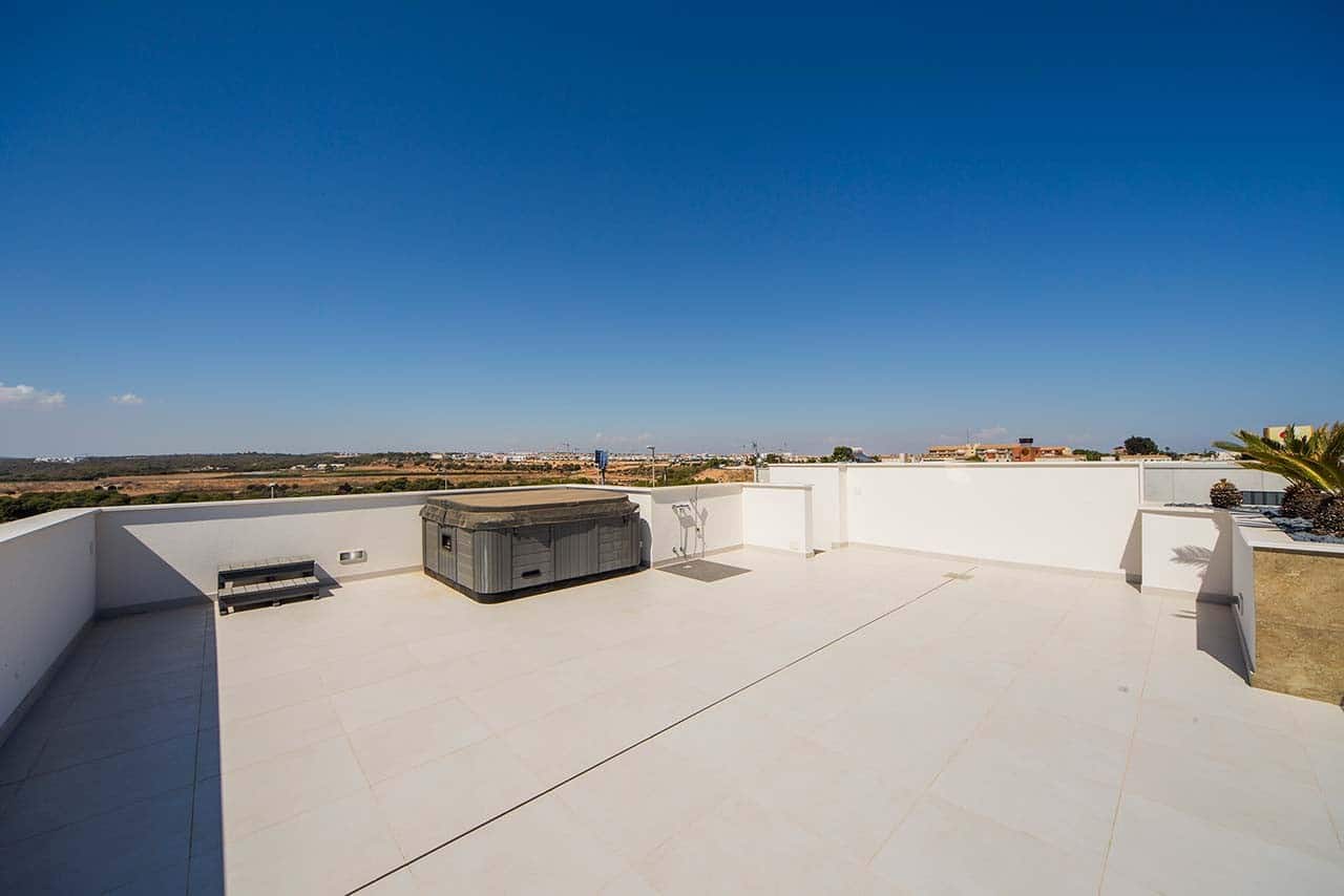 4 bedroom Villa for sale in Campoamor with pool garage - € 1,195,000 (Ref: 9458730)