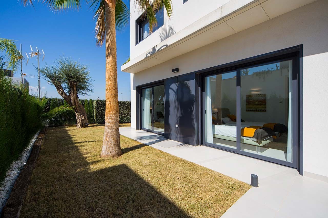 4 bedroom Villa for sale in Campoamor with pool garage - € 1,195,000 (Ref: 9458730)