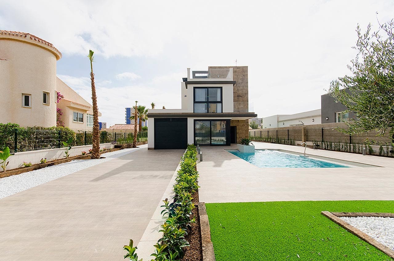 3 bedroom Villa for sale in Campoamor with pool garage - € 995,000 (Ref: 9458732)