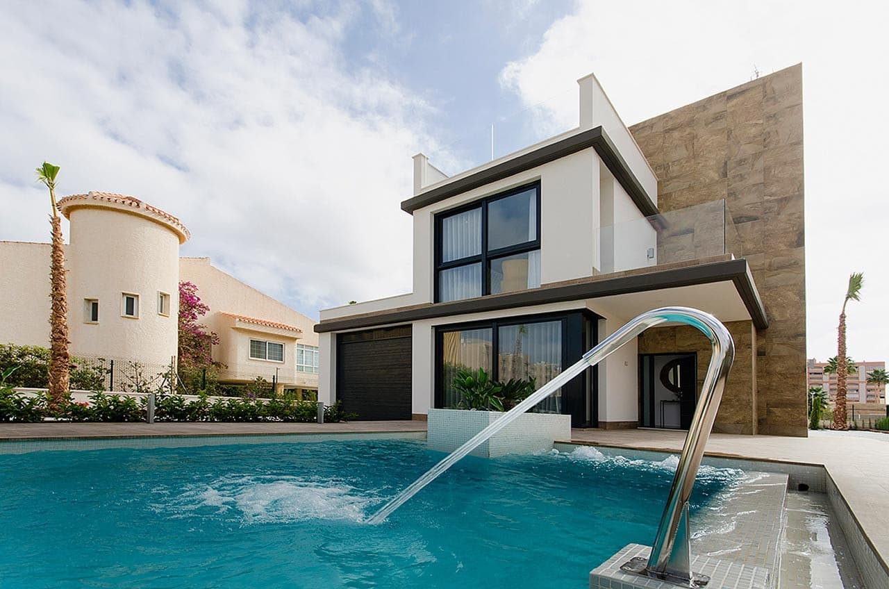 3 bedroom Villa for sale in Campoamor with pool garage - € 995,000 (Ref: 9458732)