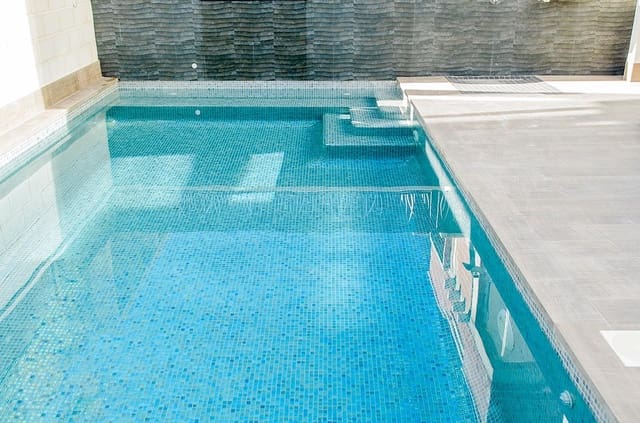 5 quarto Moradia para venda em Los Montesinos com piscina garagem - 780 000 € (Ref: 9458734)