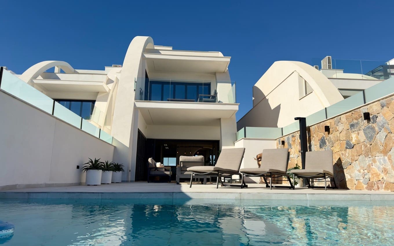 4 soveværelse Bungalow til salg i La Marquesa med swimmingpool - € 599.000 (Ref: 9458738)