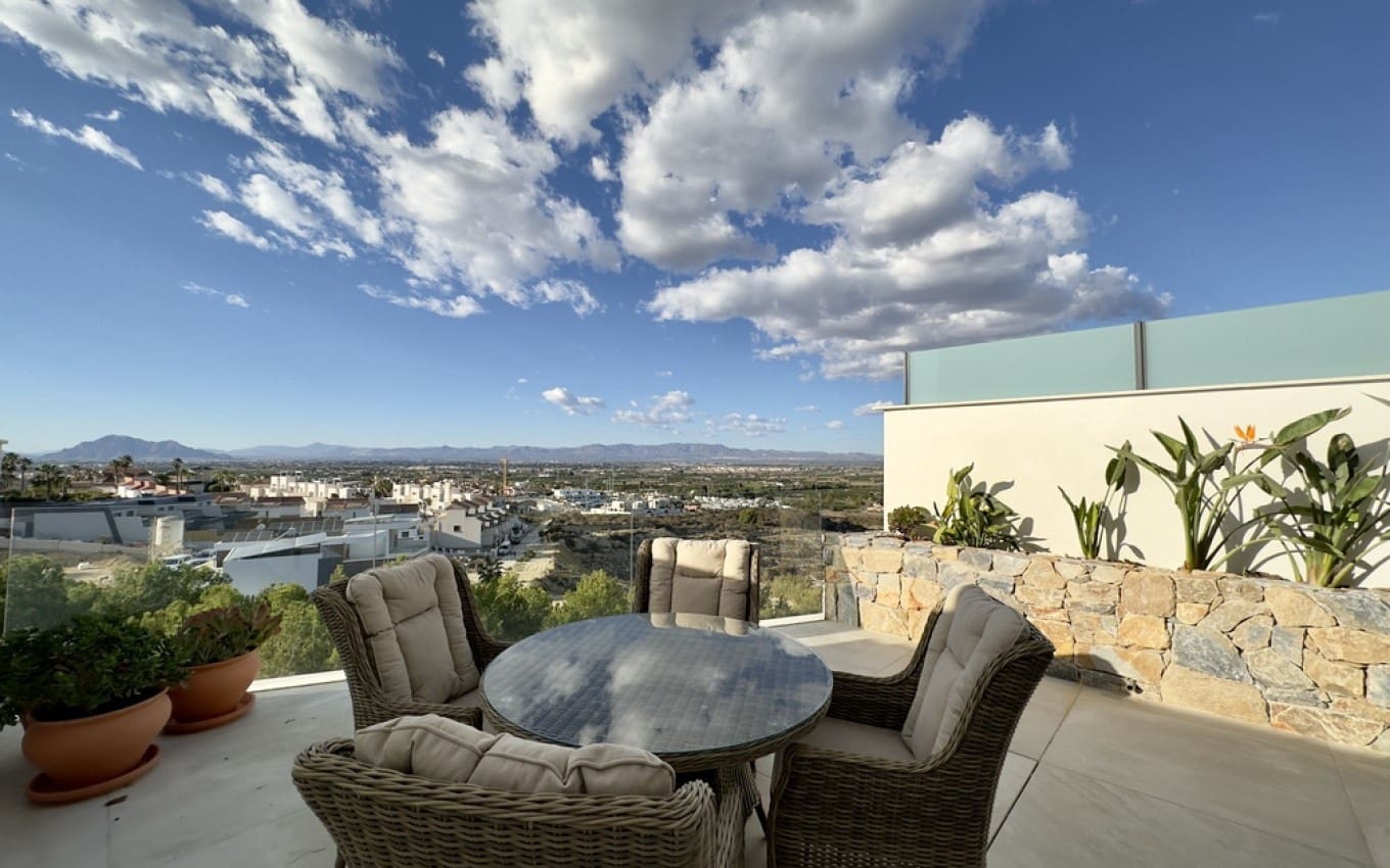 4 soveværelse Bungalow til salg i La Marquesa med swimmingpool - € 599.000 (Ref: 9458738)