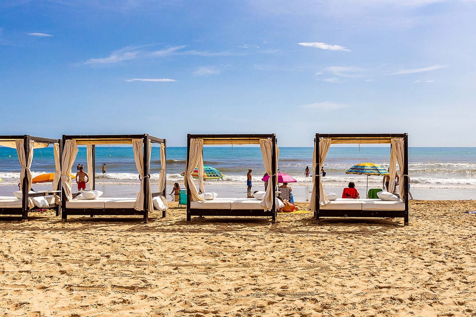 3 bedroom Apartment for sale in Guardamar del Segura with garage - € 349,500 (Ref: 9458770)