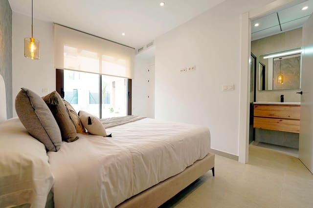 Chalet de 3 habitaciones en Heredades, Almoradí en venta con piscina garaje - 399.000 € (Ref: 9458771)