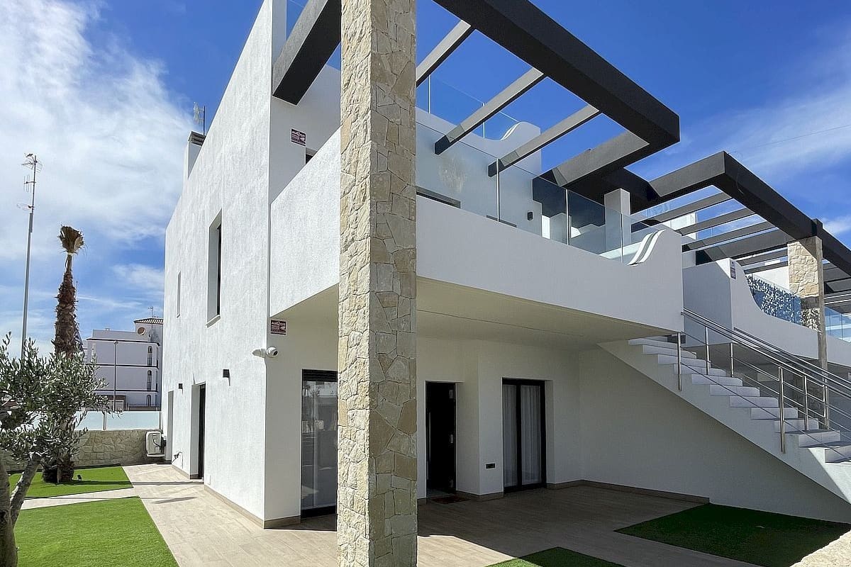 3 chambre Maison de Ville à vendre à Villamartin avec piscine garage - 355 000 € (Ref: 9458829)