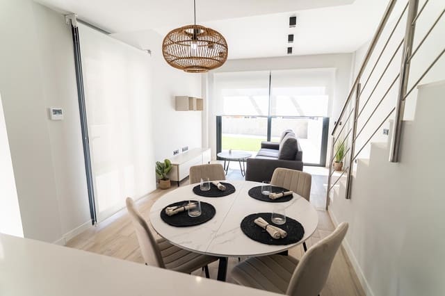 3 soveværelse Villa til salg i Villamartin, Orihuela med swimmingpool garage - € 363.500 (Ref: 9458829)