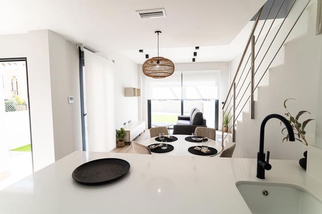 3 soveværelse Villa til salg i Villamartin, Orihuela med swimmingpool garage - € 363.500 (Ref: 9458829)