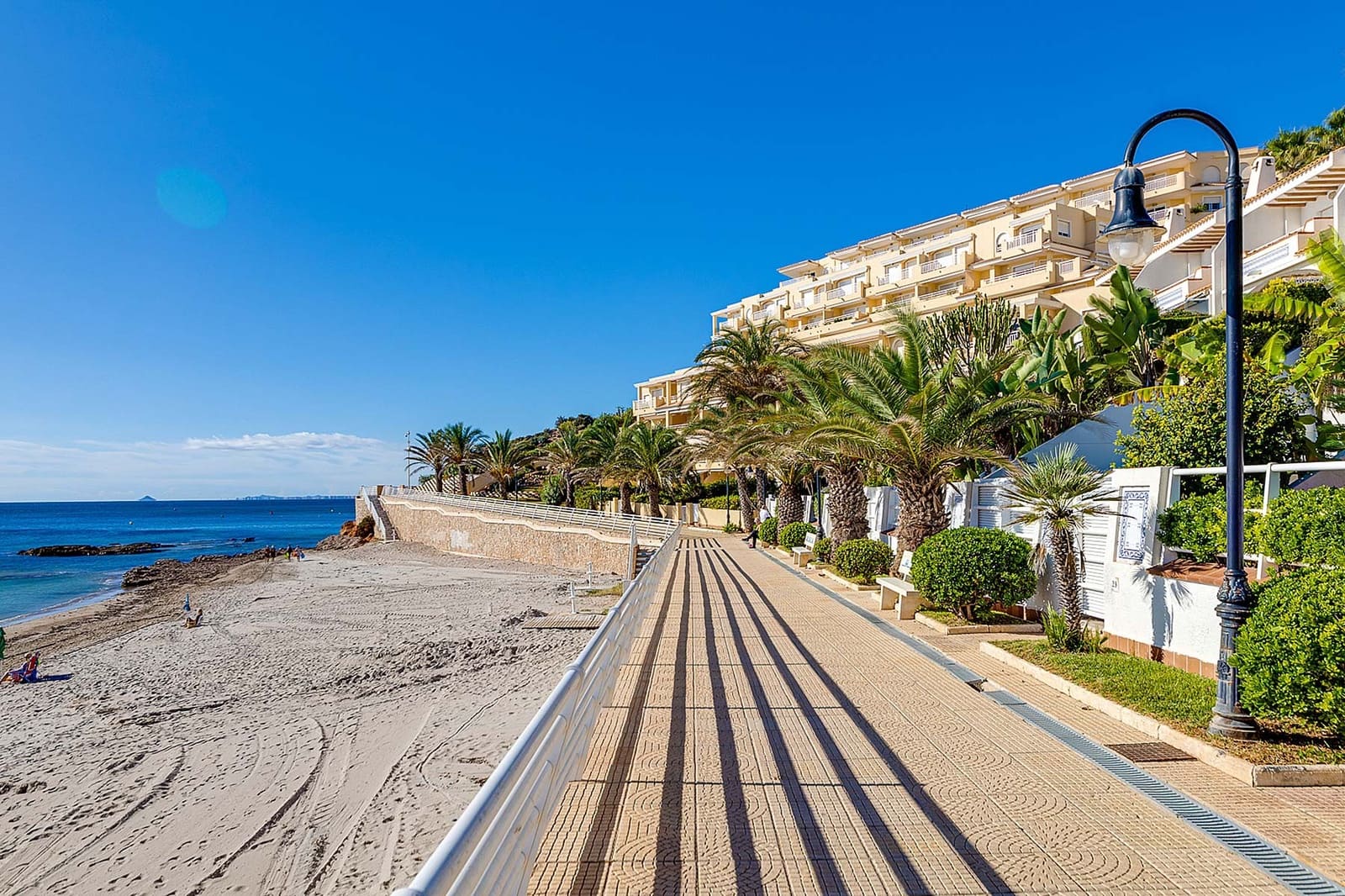 3 bedroom Villa for sale in Campoamor with pool garage - € 995,000 (Ref: 9458832)